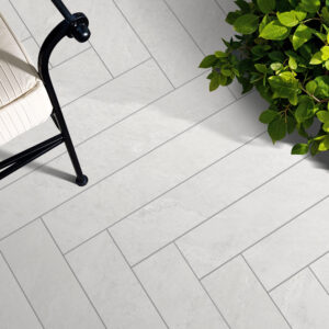 Himalayan White Border Tile 20mm